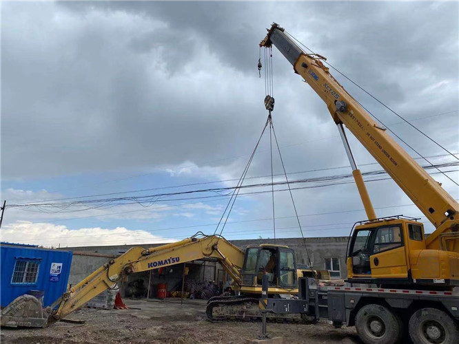 平塘县25吨吊车的工作半径是多少？