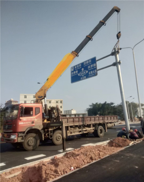 平塘县设备吊装租赁吊车要用多大吊车